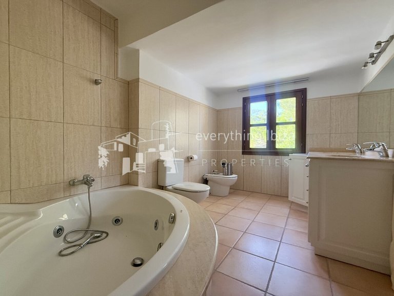 Villa for Sale in Siesta, Ibiza 33