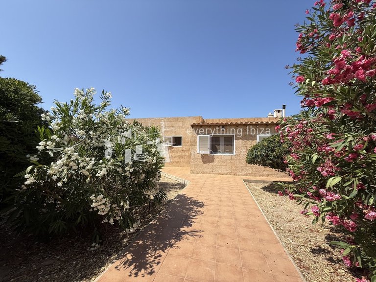 Villa for Sale in San Agusti De Vedra, Ibiza 1