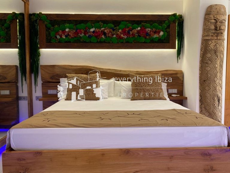 Villa for Sale in Cala Gracio, Ibiza 20