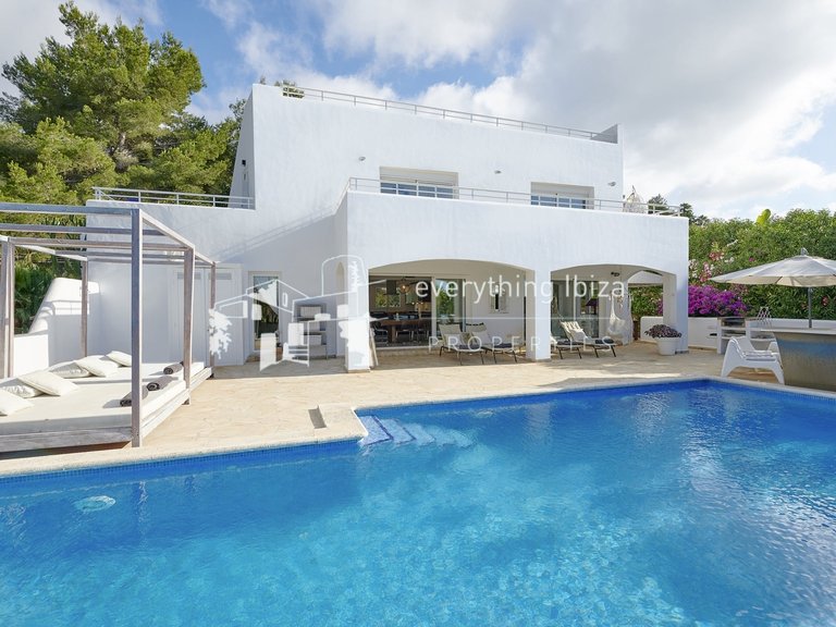 Villa for Sale in Siesta, Ibiza 1
