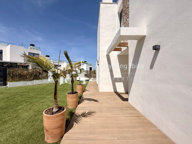 Town House for Sale in Cala Tarida, Ibiza 7