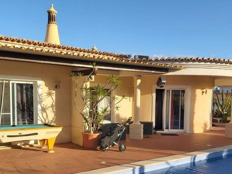 Villa for Sale in Carvoeiro, Algarve 4