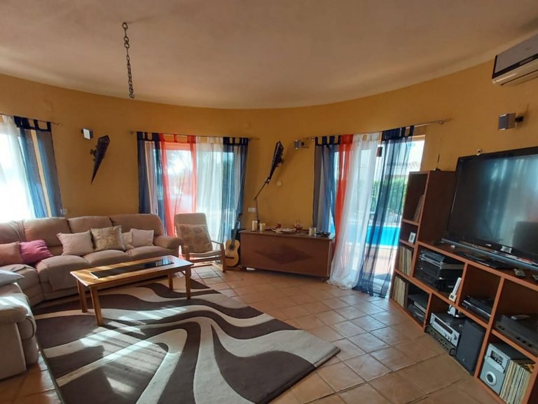 Villa for Sale in Carvoeiro, Algarve 3