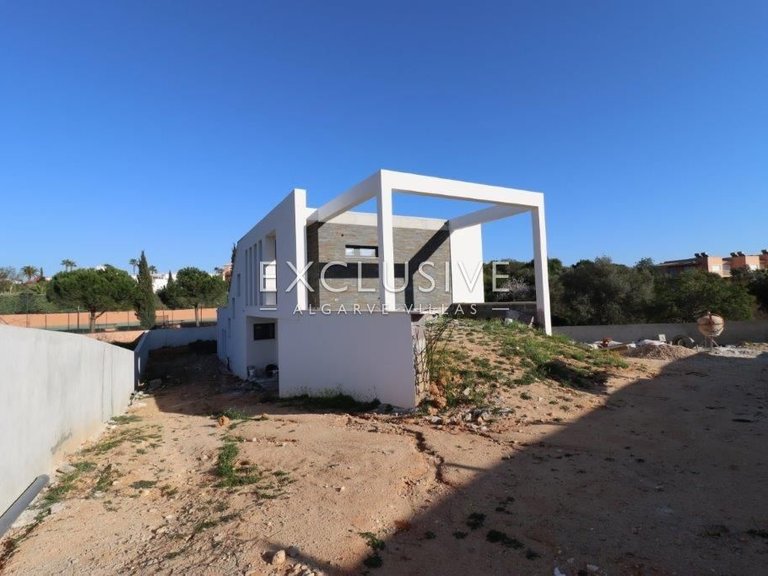 Villa for Sale in Carvoeiro, Algarve 6