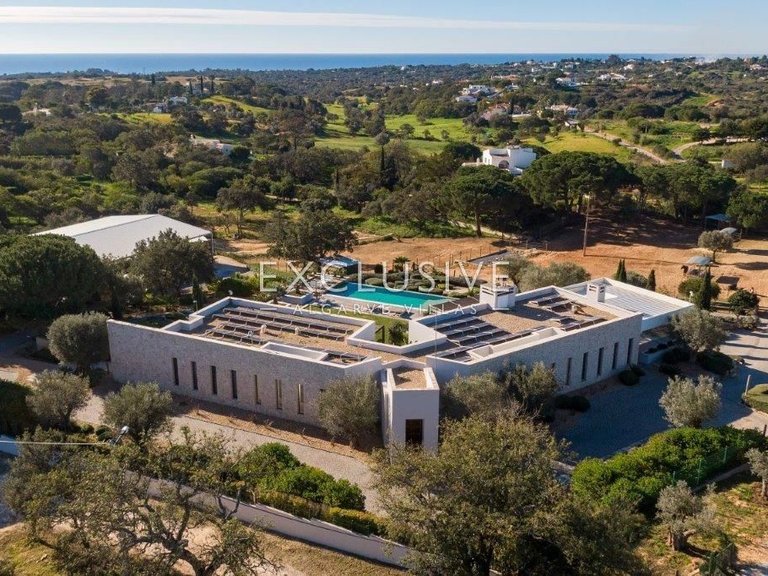 Villa for Sale in Porches, Algarve 43