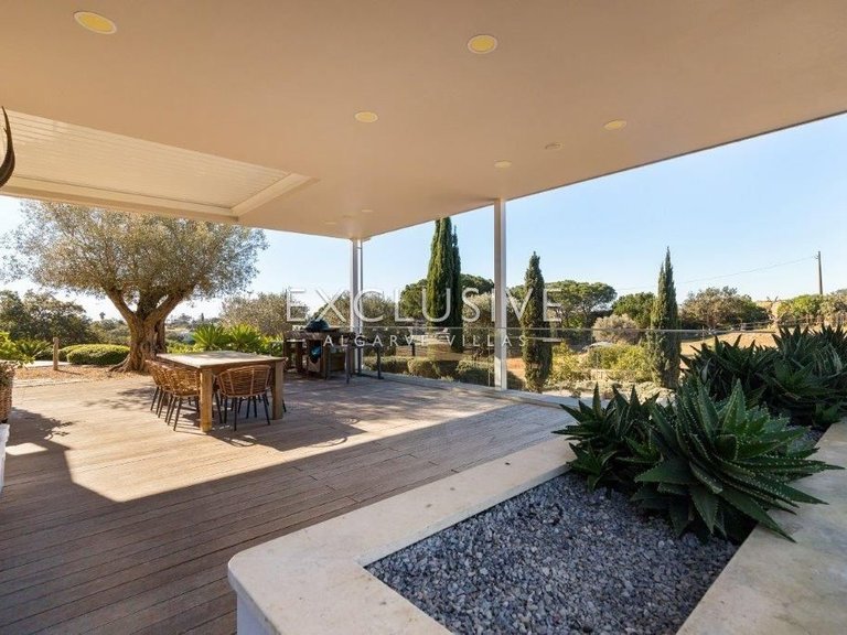 Villa for Sale in Porches, Algarve 13