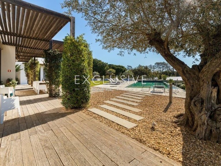 Villa for Sale in Porches, Algarve 12