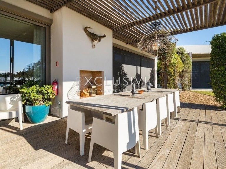Villa for Sale in Porches, Algarve 11