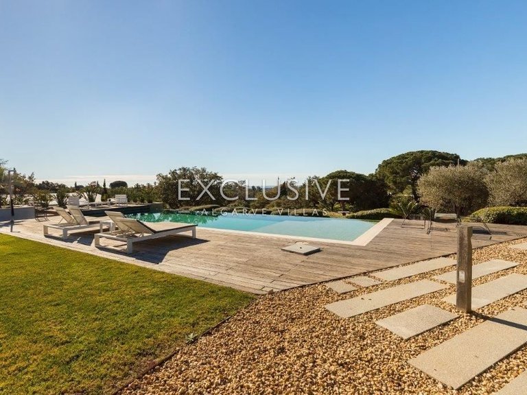 Villa for Sale in Porches, Algarve 9