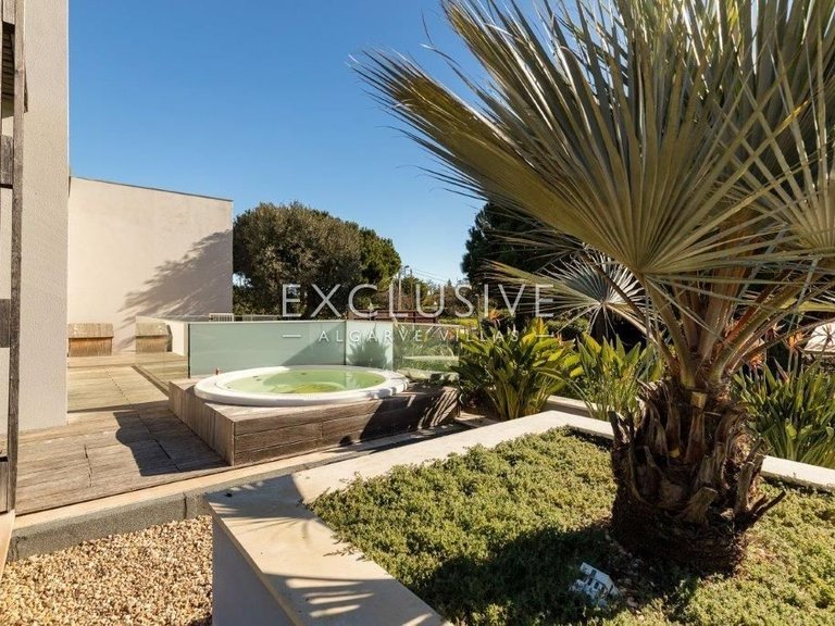 Villa for Sale in Porches, Algarve 7