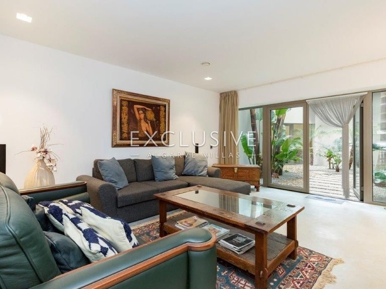 Villa for Sale in Porches, Algarve 17