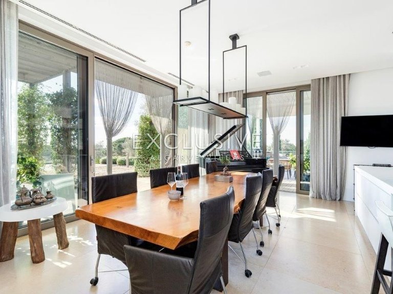 Villa for Sale in Porches, Algarve 18