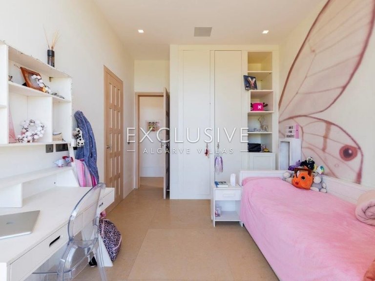 Villa for Sale in Porches, Algarve 29