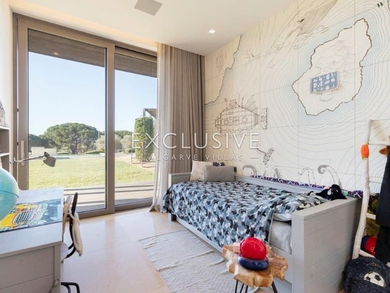 Villa for Sale in Porches, Algarve 31