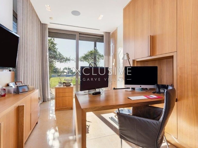 Villa for Sale in Porches, Algarve 25