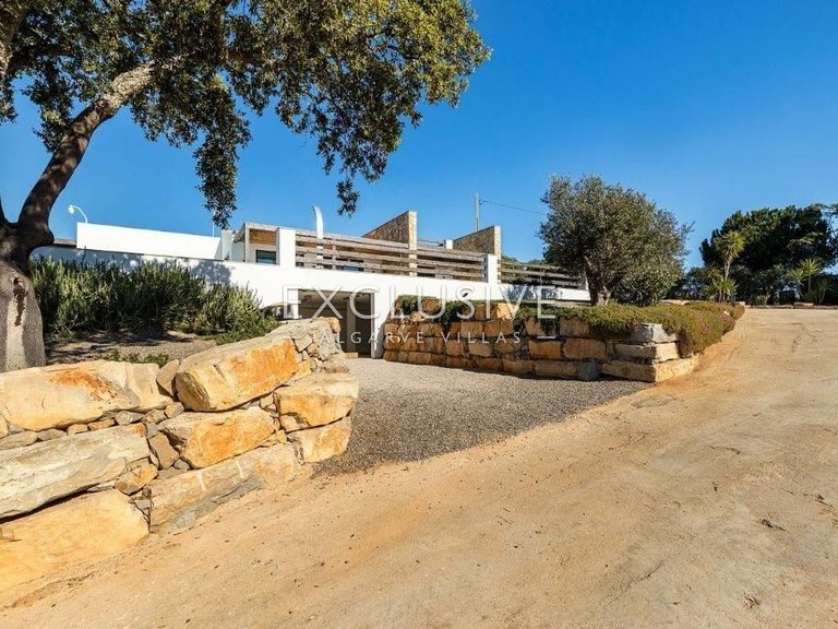 Villa for Sale in Porches, Algarve 31