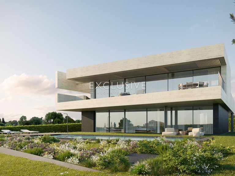 Villa for Sale in Praia Da Luz, Algarve 30