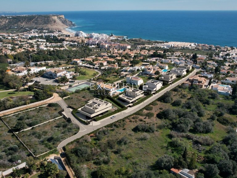 Villa for Sale in Praia Da Luz, Algarve 28