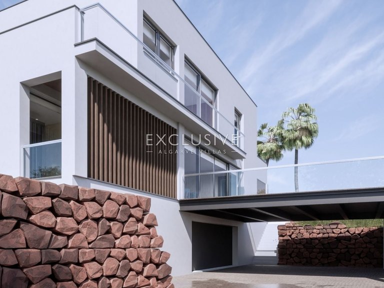 Villa for Sale in Praia Da Luz, Algarve 14