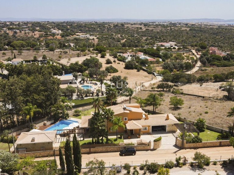 Villa for Sale in Carvoeiro, Algarve 2