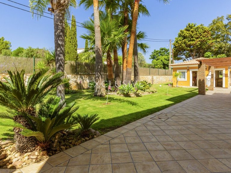 Villa for Sale in Carvoeiro, Algarve 29