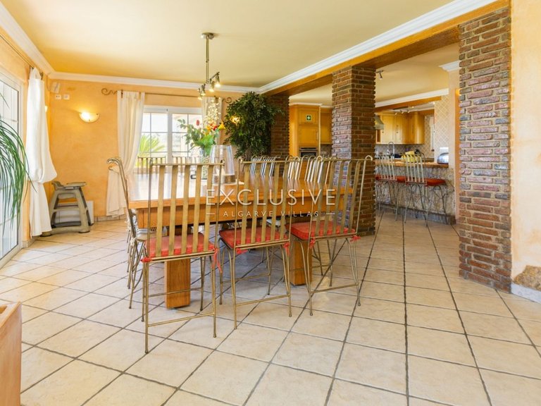 Villa for Sale in Carvoeiro, Algarve 8