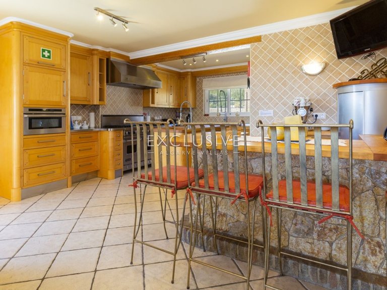 Villa for Sale in Carvoeiro, Algarve 6