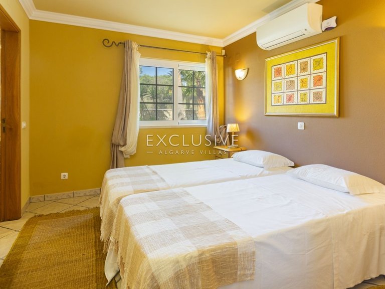 Villa for Sale in Carvoeiro, Algarve 12