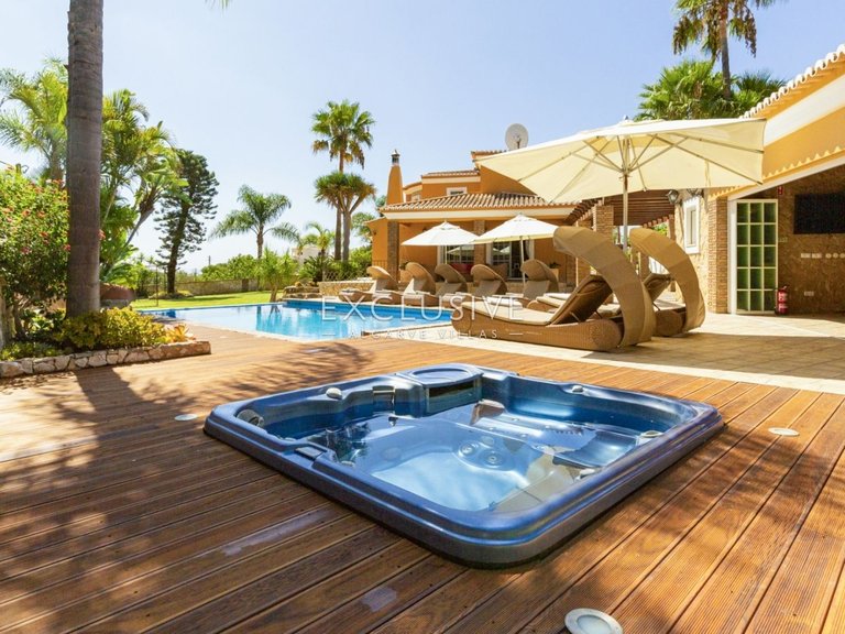 Villa for Sale in Carvoeiro, Algarve 4