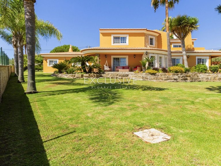 Villa for Sale in Carvoeiro, Algarve 3