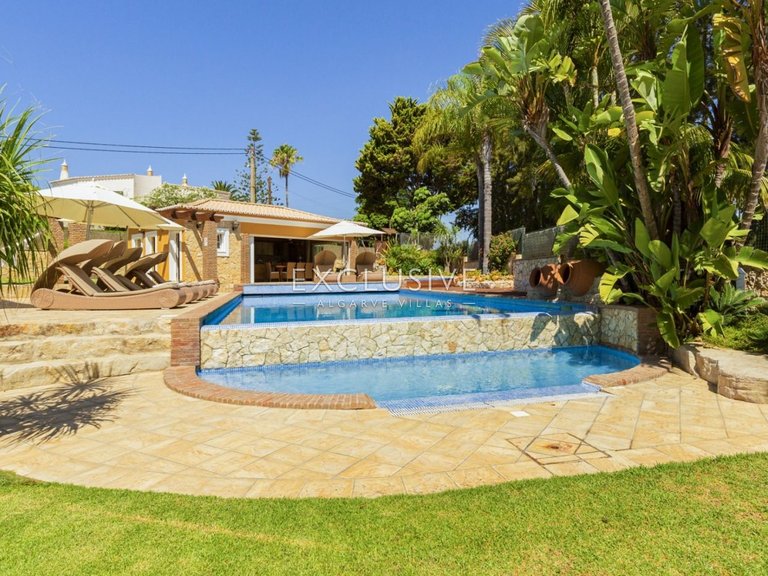 Villa for Sale in Carvoeiro, Algarve 5