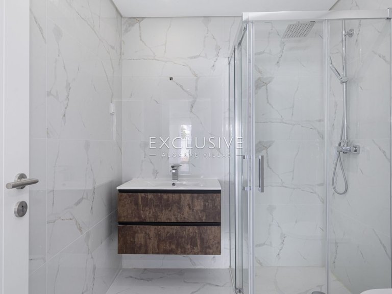 Villa for Sale in Lagos, Algarve 7