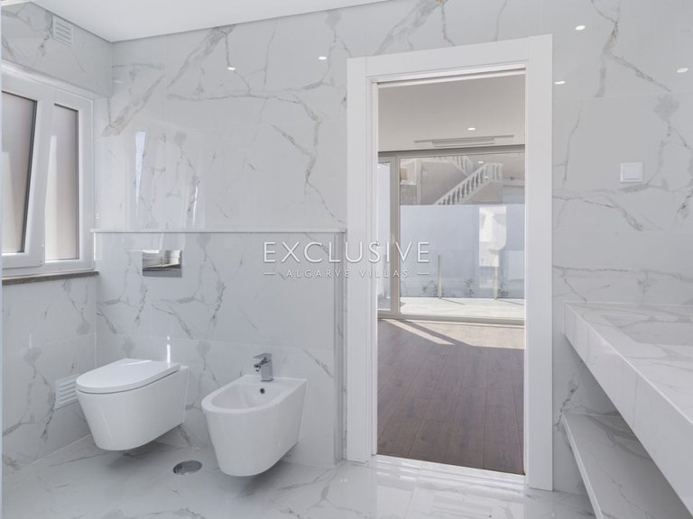 Villa for Sale in Lagos, Algarve 16