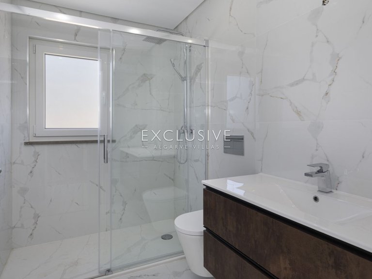 Villa for Sale in Lagos, Algarve 12