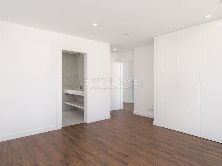 Villa for Sale in Lagos, Algarve 15