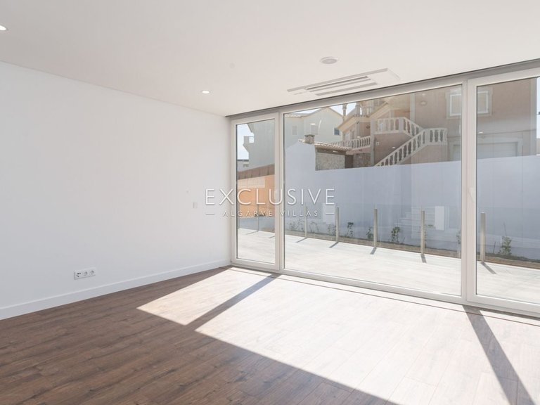 Villa for Sale in Lagos, Algarve 10
