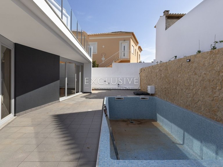 Villa for Sale in Lagos, Algarve 30
