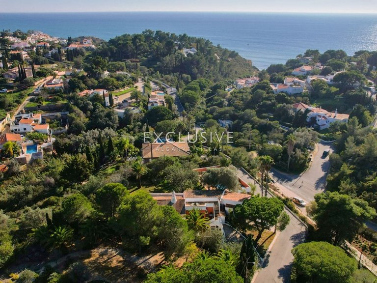 Villa for Sale in Carvoeiro, Algarve 31