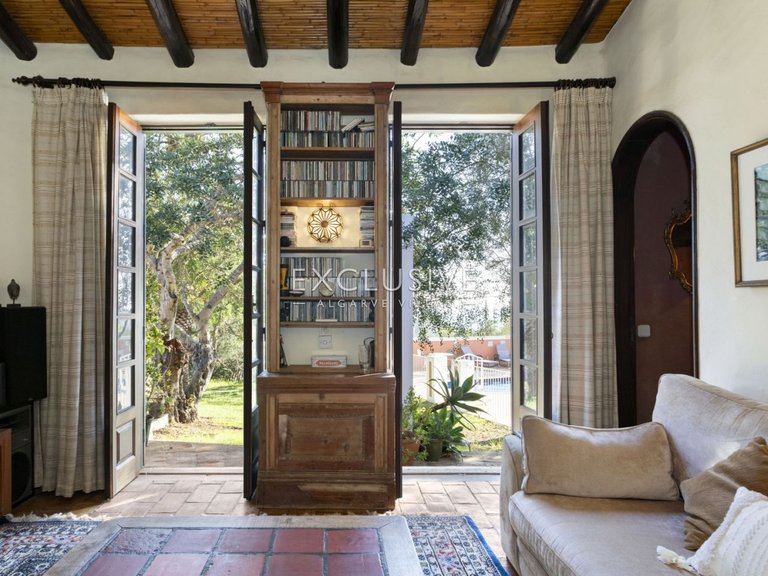 Villa for Sale in Carvoeiro, Algarve 5