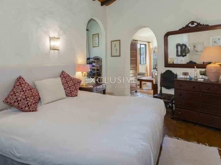 Villa for Sale in Carvoeiro, Algarve 19
