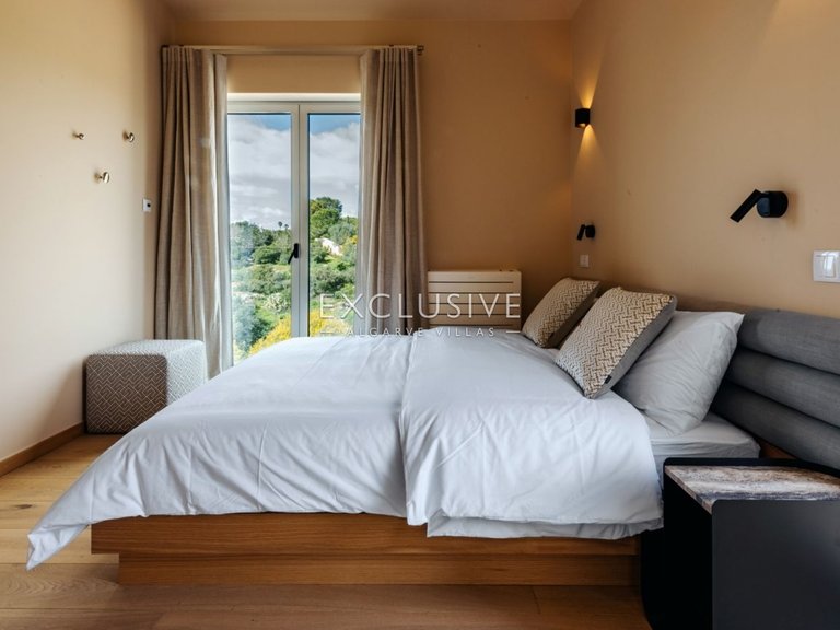 Villa for Sale in Carvoeiro, Algarve 17