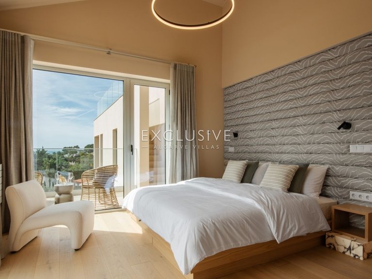 Villa for Sale in Carvoeiro, Algarve 16