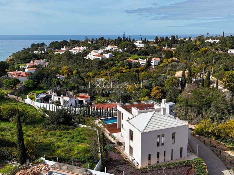 Villa for Sale in Carvoeiro, Algarve 6