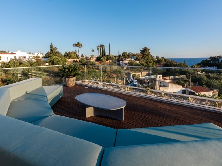 Villa for Sale in Carvoeiro, Algarve 3