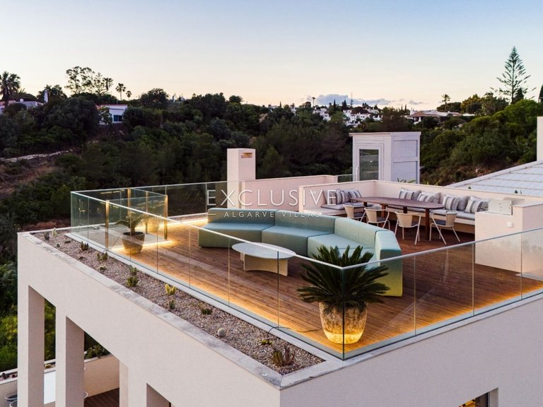 Villa for Sale in Carvoeiro, Algarve 20