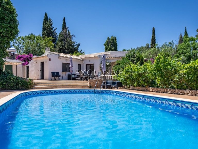 Villa for Sale in Alvor, Algarve 1