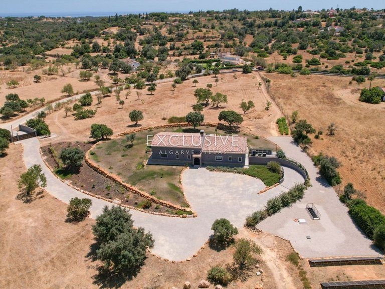 Villa for Sale in Carvoeiro, Algarve 20