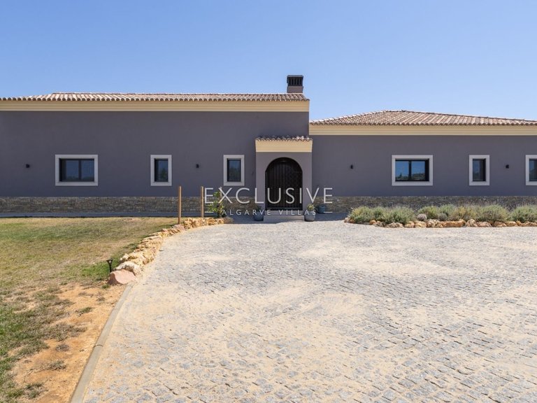 Villa for Sale in Carvoeiro, Algarve 32