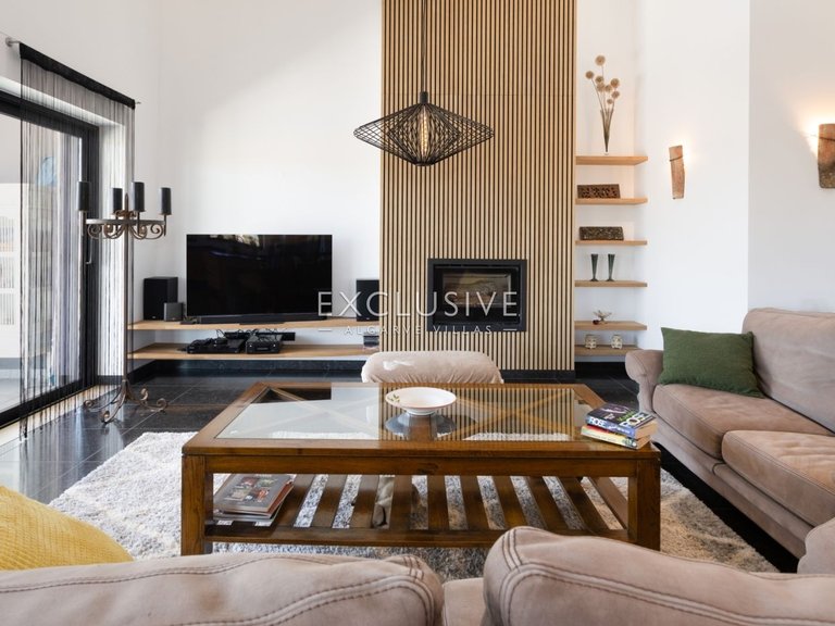 Villa for Sale in Carvoeiro, Algarve 7