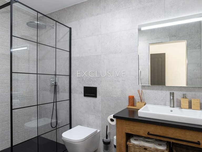 Villa for Sale in Carvoeiro, Algarve 16